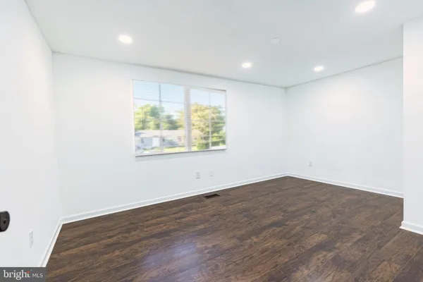6403 HOLYOKE DR