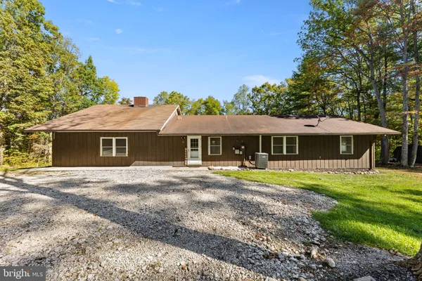 51 SARAH LN