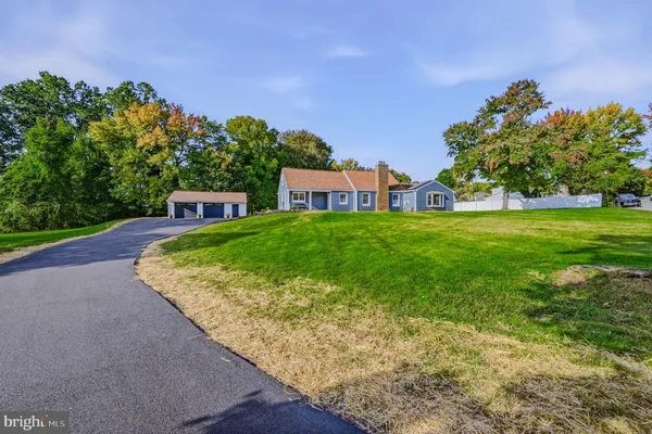 218 SEMINOLE DR