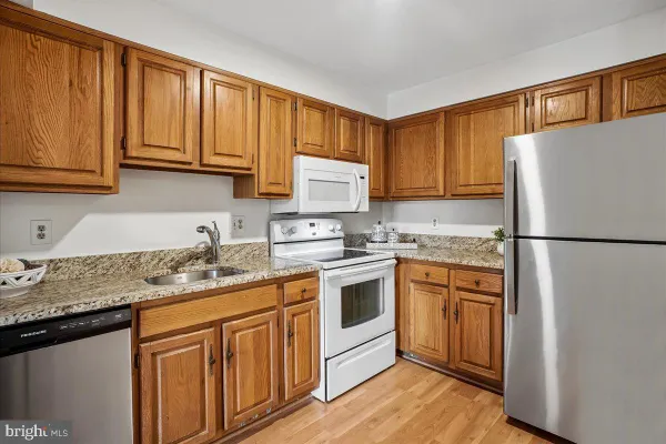 801 N HOWARD ST 372