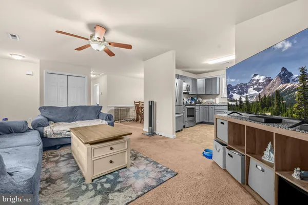 139 WINEWOOD DR
