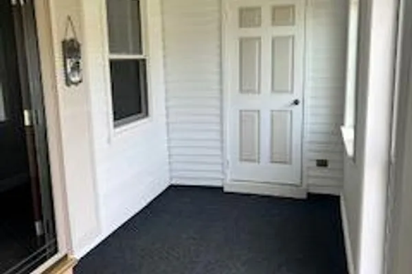 8 KINGSTON WAY