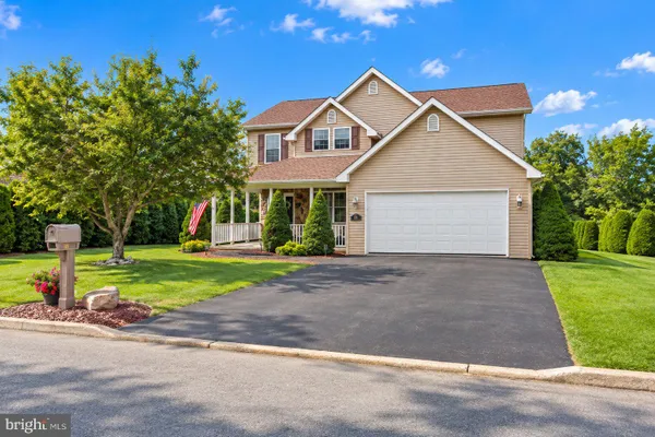 371 WILLOW AVE