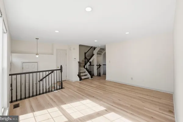 7653 STAUNTON CIR