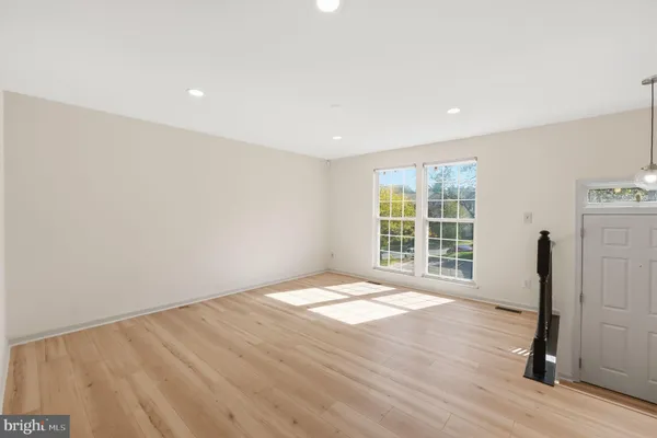7653 STAUNTON CIR