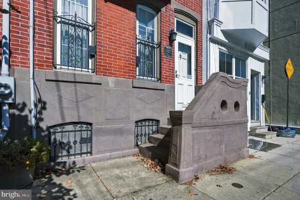 1327 WHARTON ST