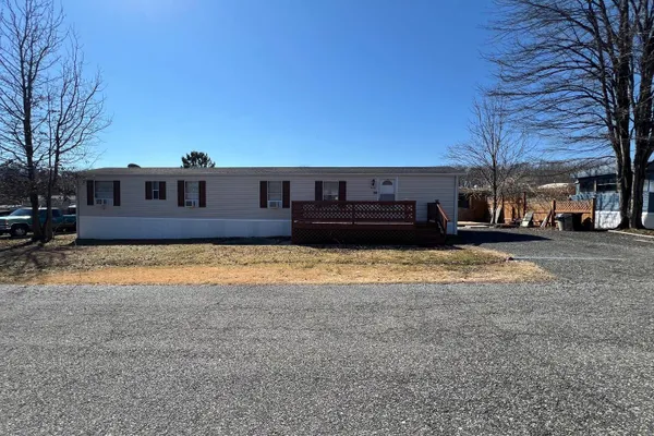 608 CROSSGATE DR