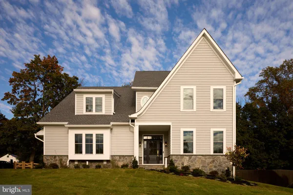 2 MARTINS LN