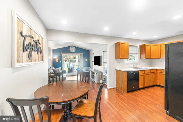 213 FOREST PARK DR