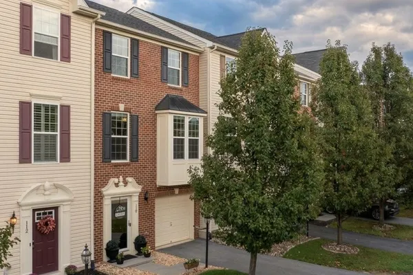 110 ARGYLE CT