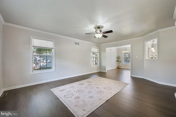 172 QUAKER HILL RD