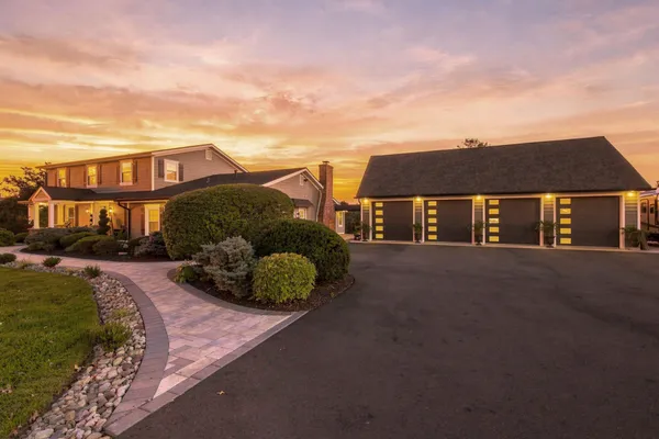 104 N VASSAR DR