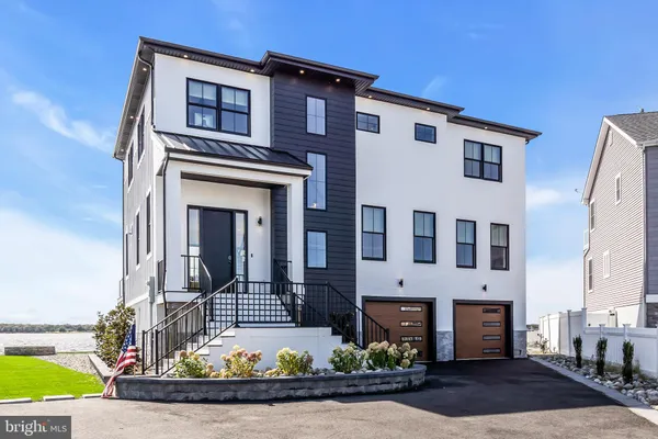 247 BAY DR