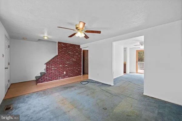 1576 CAREY PL