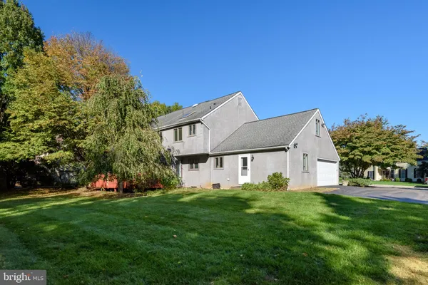 303 COUNTRYVIEW DR
