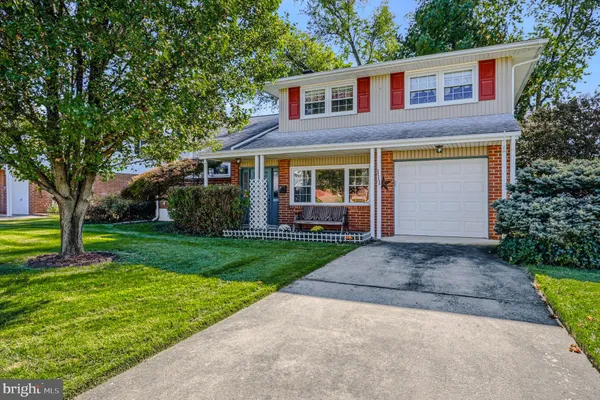 111 CALADIUM LN