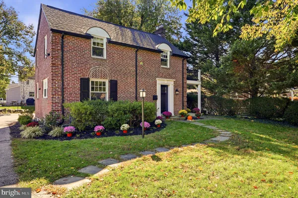 11 BARLEYCONE LN
