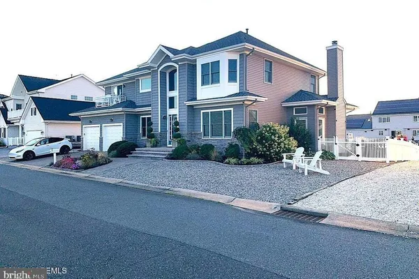 872 SUNRISE BLVD