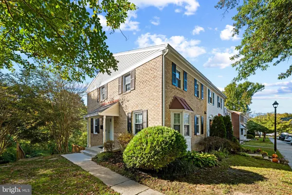 1870 SHARWOOD PL