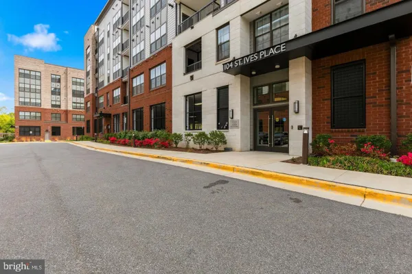 104 SAINT IVES PL 401