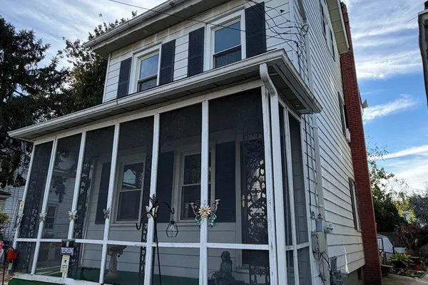160 CHURCH ST