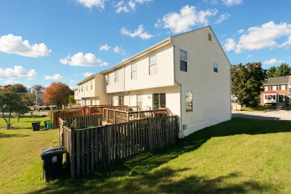 1211 DILLON CT