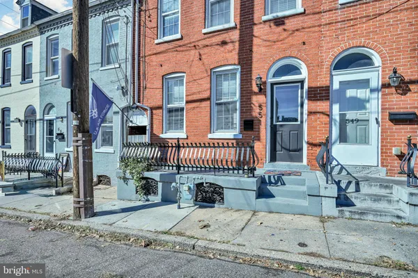 551 W VINE ST