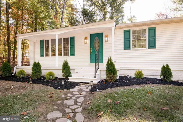 36 WHITE OAK DR