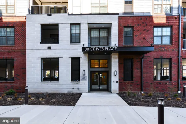 100 SAINT IVES PL 301