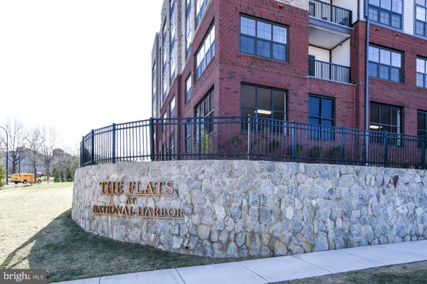 100 SAINT IVES PL 301