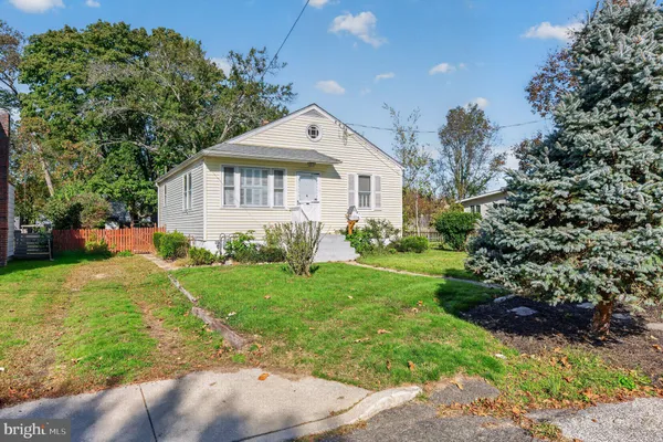 30 W MAPLE AVE