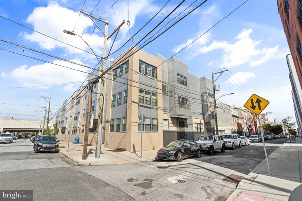 207 E ALLEN ST 7