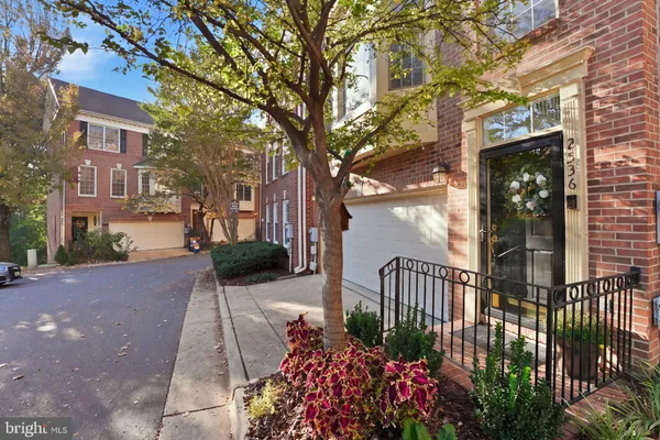 2536 GADSBY PL