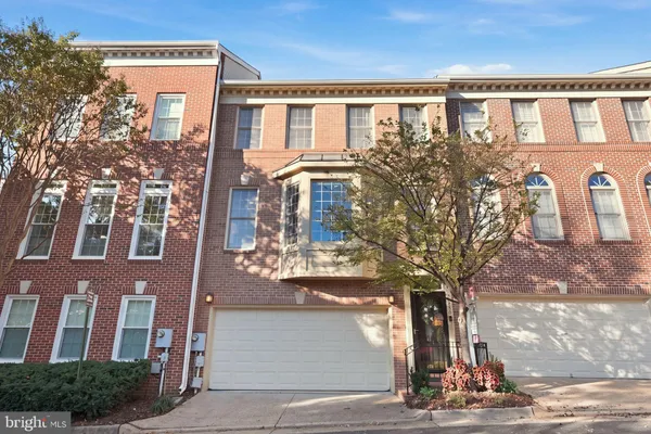 2536 GADSBY PL
