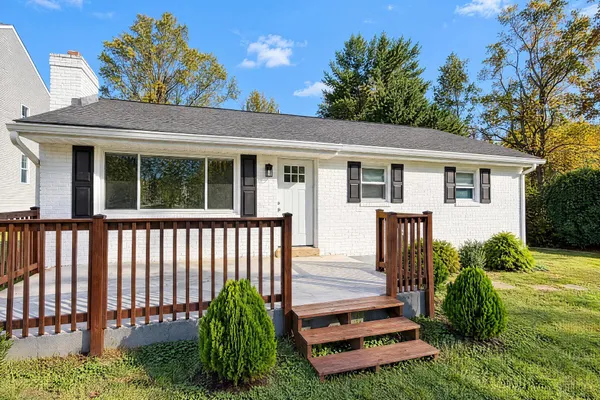 3007 FAIRHILL RD