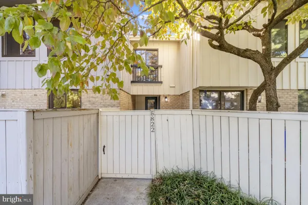 5822 BARNWOOD PL 9