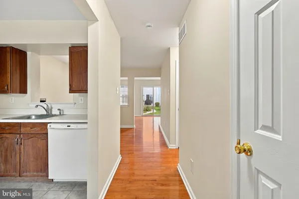 104 CARLTON CT