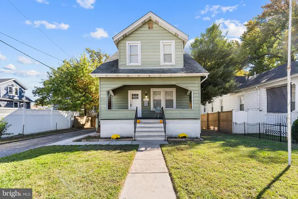 6607 GLENOAK AVE