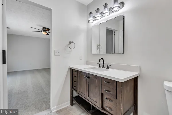 526 VICTORIA DR