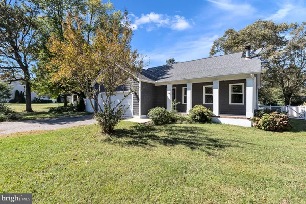 526 VICTORIA DR