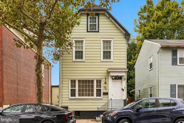 410 FARNSWORTH AVE