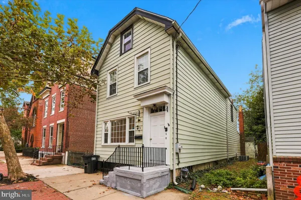 410 FARNSWORTH AVE