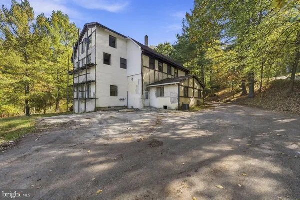 3115 SAWMILL RD