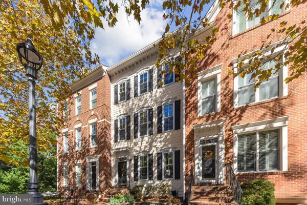 403 HILLWOOD AVE