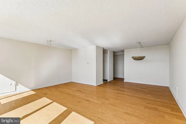 604 S WASHINGTON SQ 805