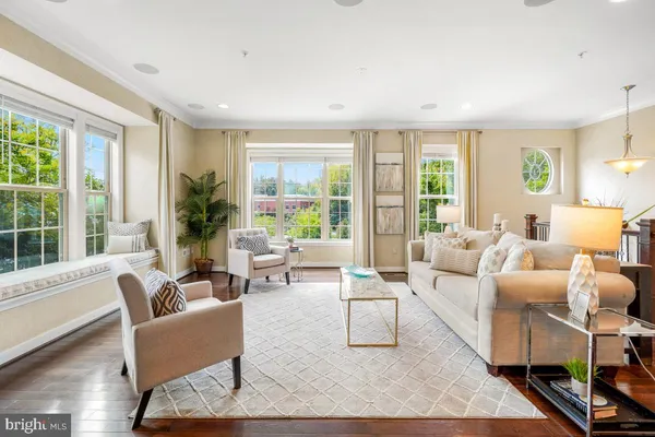 202 ADMIRALS CT