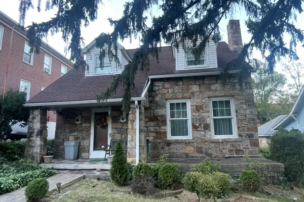 813 BRADDOCK RD