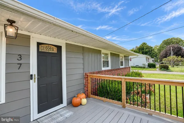 37 MILL POND DR