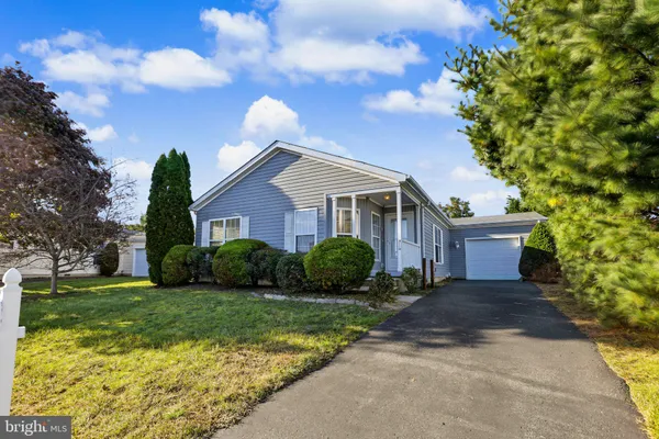 2 PINE GROVE AVE