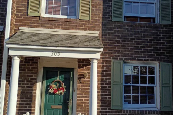 303 SENATE CT
